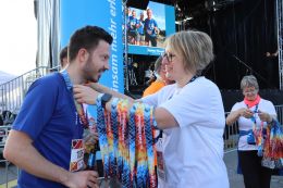 M-net Firmenlauf Augsburg Helfer Medaillen